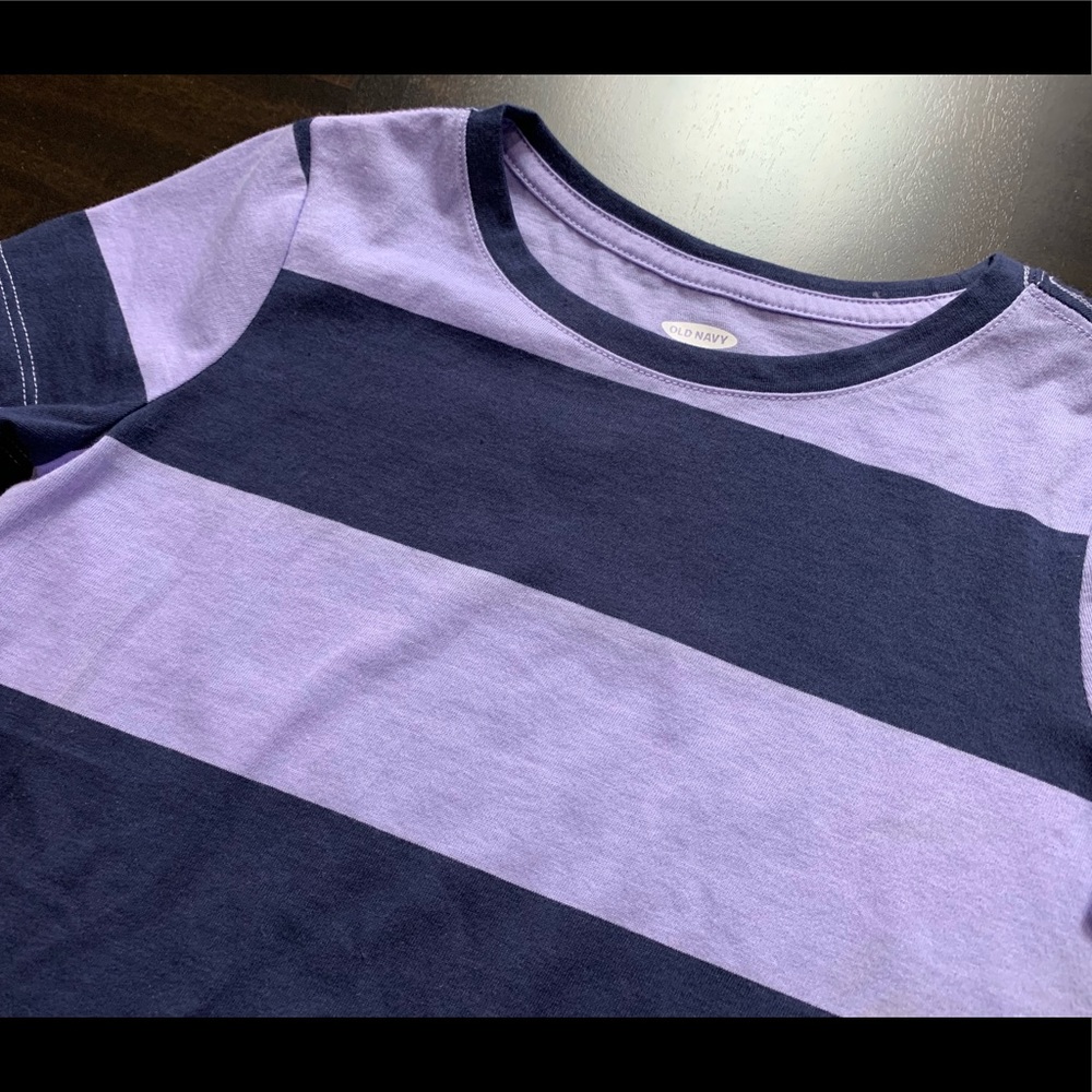 Girl Short Sleeve T-Shirt Size S (6-7) - Picture 3 of 5